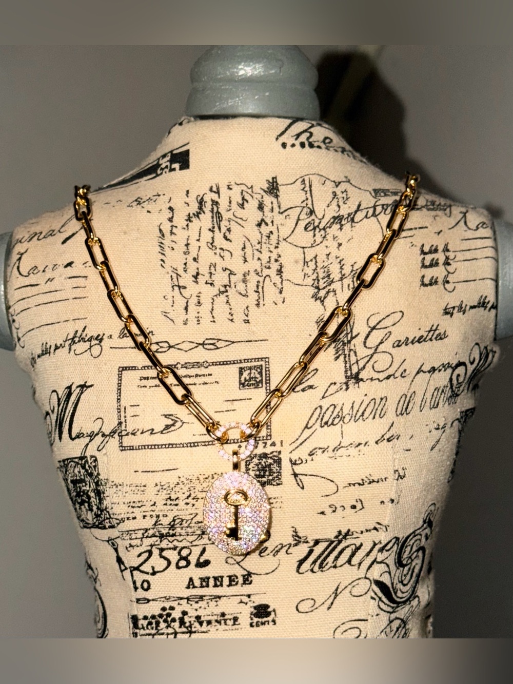 BOMB PARTY | Gold Keyhole Pendant Necklace
